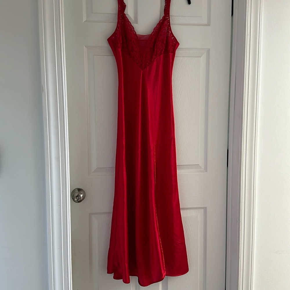 🌹Vintage VICTORIA’S SECRET slip | size Small